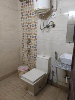 hotel R Dx Arakashan Road - Near New Delhi Railway Dtation - 1