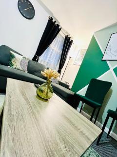 4bedroom Sleeps6 Business ContractorsDiscounts free WiFi - 1