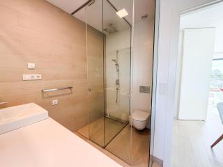 2-bed apartment with beautiful views - 2