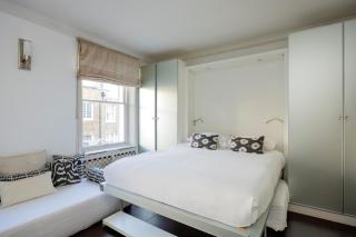 Veeve - Little Treasure - 1