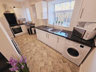 Relax in our cozy home away from home - 0