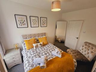 Relax in our cozy home away from home - 4