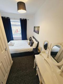 Relax in our cozy home away from home - 4