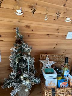 Garden Cottage Glamping Pod - 9