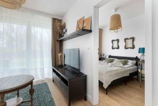 Modern Apartment with Garden and Parking in Gdańsk by Noclegi Renters - Danzica - 1