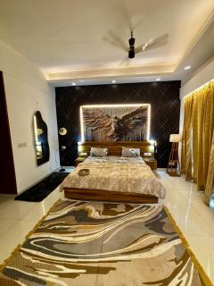 GAUR Luxury Stay - 9