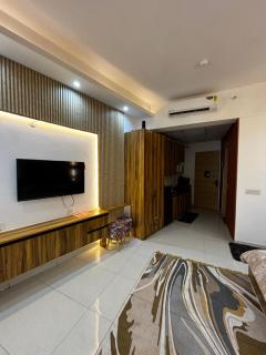 GAUR Luxury Stay - 1