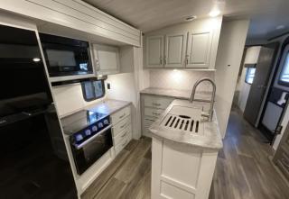 Luxury Oceanfront Trailer Home Cerritos - 2