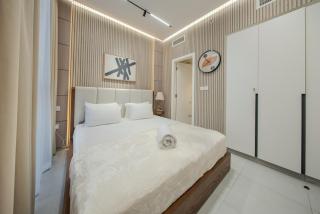 1BR Aljada Poolview Apartment - 2WC - Balcony - Riff - 1