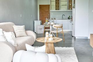 Azure Escape- La Mercy B&B - 9