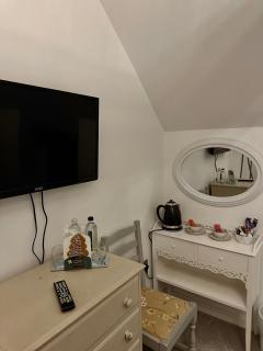 The Golden Mile Country Inn - 2