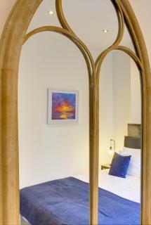 Large 6BDR House By Homebird Property Management Short Lets & Serviced Accommodation Leeds With Secured Parking & Garden Area - 9