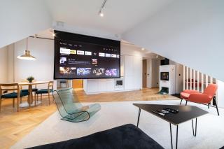 Modern 2BDRM Aprtm w Home Cinema & 2 bathrooms - 0