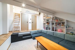 Modern 2BDRM Aprtm w Home Cinema & 2 bathrooms - 1