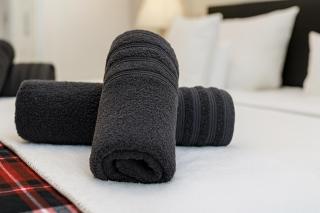 Gelbe Koffer - Family & Business Apartment in Homburg - nahe Uniklinik - ruhig gelegen - 3 SZ - bis zu 6 Pers - Balkon - Badewanne - WLAN 250 Mbit - Parkplätze - Self-Check-in - 5