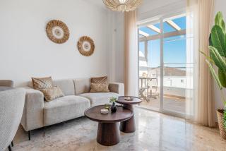 Small Oasis Sea View Apartment - 3