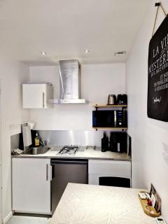 Séjour pro & Famille - Gîtes meublés Wood Sky - WIFI Parking privé Terrasses & Jardin - Laveyron - 3