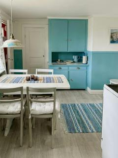 Traditional Red House By The Lake In Småland - 6