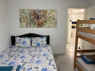 DM Hostel and Apartments - 4