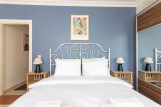 Chic 2BR Gem on Moda Iconic Antiques Street - Istanbul - 2