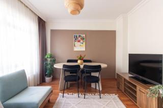 Chic 2BR Gem on Moda Iconic Antiques Street - Istanbul - 9