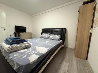 DM Hostel and Apartments - 8