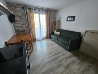 Charmant Studio vue montagne - ski, piscine, tennis, randonnées - 0