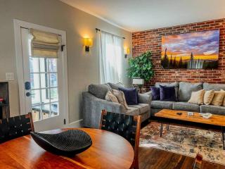 9 Min Walk to Pearl Street - Downtown Boulder - 5