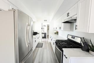 Family Friendly Southwest Bakersfield Retreat with Jacuzzi and Fenced Yard - 8