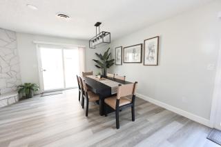 Family Friendly Southwest Bakersfield Retreat with Jacuzzi and Fenced Yard - 6