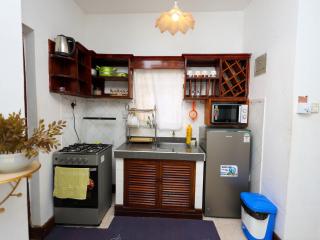 Cosy 1 Bedroom Zing Gardens - E01 with Free Swimming Pool & Garden - 6