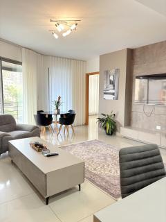 Brown 9 3BR Apt in Sioufi - 0