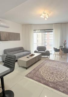 Brown 9 3BR Apt in Sioufi - 8