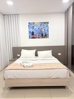 Brown 9 3BR Apt in Sioufi - 2