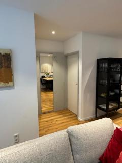 Top Apartment in Kranenburg - central & quiet - terrace and large windows - incl parking, fast WiFi, Box-Spring bed, washer & dryer, Netflix - 1