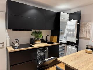 Top Apartment in Kranenburg - central & quiet - terrace and large windows - incl parking, fast WiFi, Box-Spring bed, washer & dryer, Netflix - 7