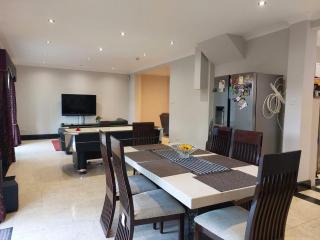 The house of Asha and Sunny - 6