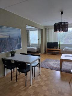 Kotimaailma - Valoisa ja tilava neliö - Turku - 1