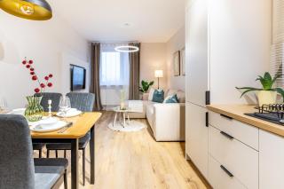 Family AirPort Stop by VAYA STAYS - Warschau - 8