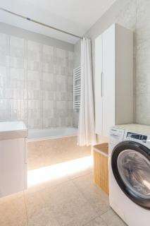 Family AirPort Stop by VAYA STAYS - Warschau - 1