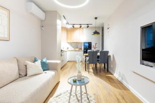 Family AirPort Stop by VAYA STAYS - Warschau - 2