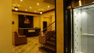 D D Luxury Inn - 8