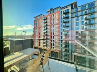 City Crown Residence Modern Two Bedroom at BW - 5