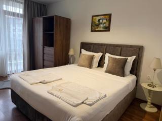 Elegant Lux Hotel - 8