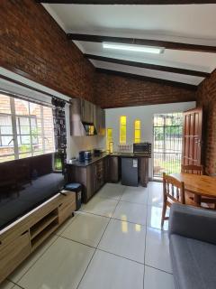 BLISS Cottage Langenhovenpark - 9