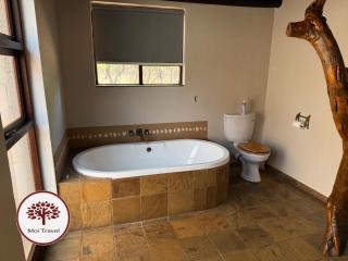 Zebula Golf and Wildlife Estate - Moonlit Sky 10 pax - Moi Signature Luxury villa - 7