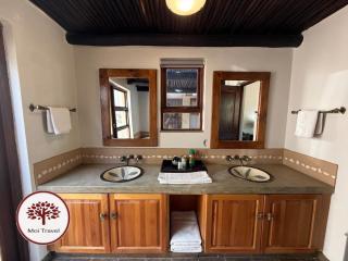 Zebula Golf and Wildlife Estate - Moonlit Sky 10 pax - Moi Signature Luxury villa - 1