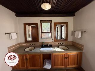 Zebula Golf and Wildlife Estate - Moonlit Sky 10 pax - Moi Signature Luxury villa - 3