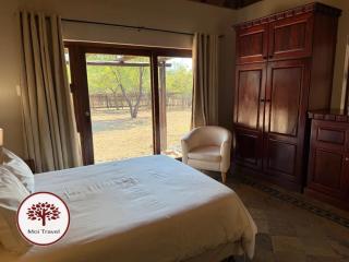 Zebula Golf and Wildlife Estate - Moonlit Sky 10 pax - Moi Signature Luxury villa - 6