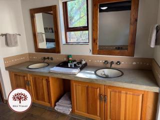 Zebula Golf and Wildlife Estate - Moonlit Sky 10 pax - Moi Signature Luxury villa - 1